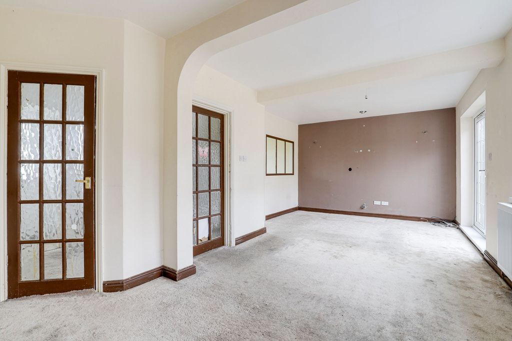 Property photo 2 of 26