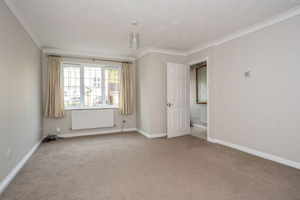 Property photo 3 of 12