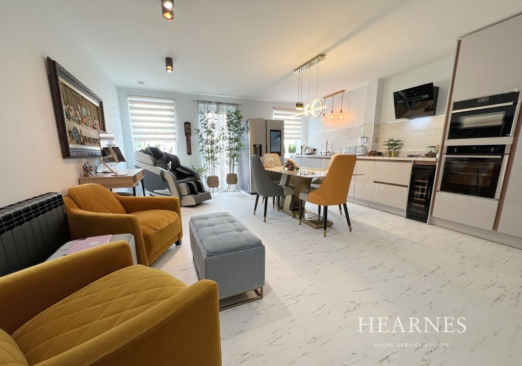 Property photo 1 of 30