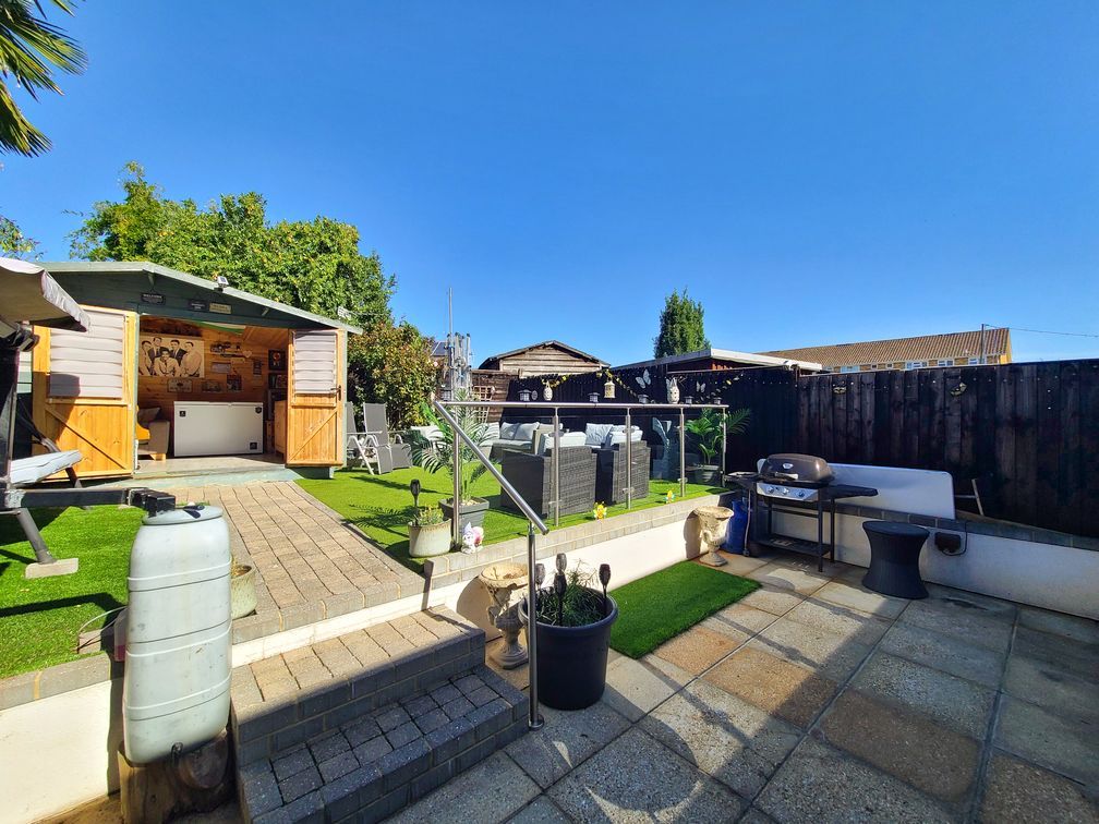Property photo 2 of 32