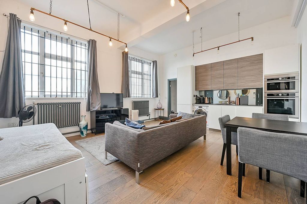 Property photo 1 of 7