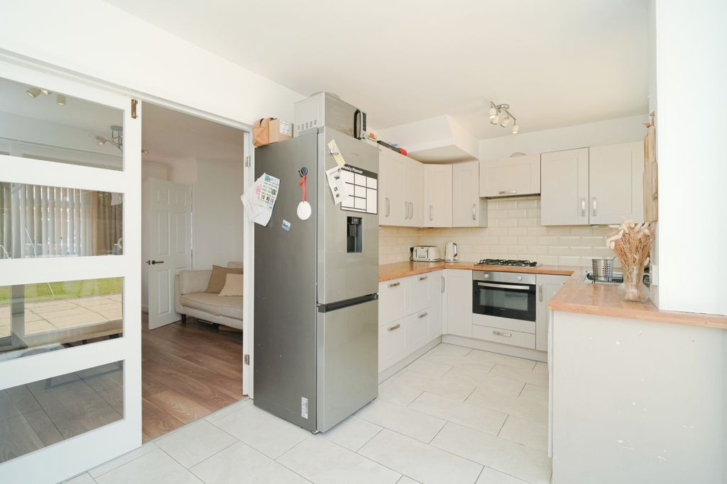 Property photo 2 of 15