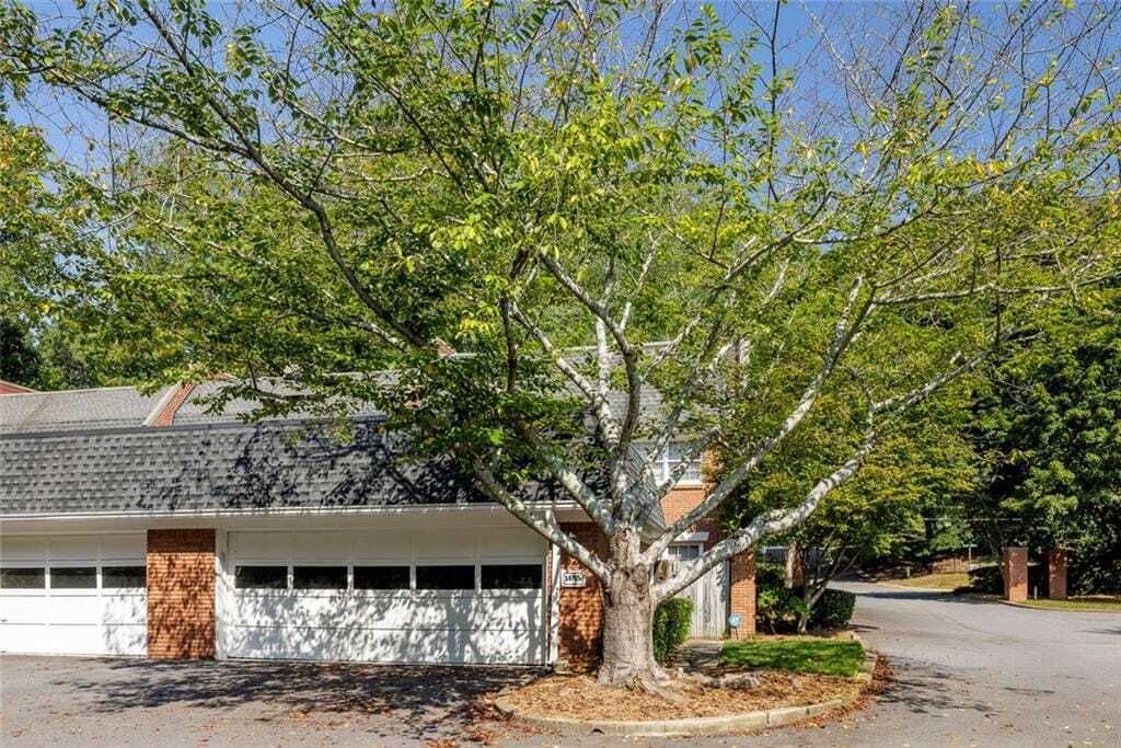 Property photo 1 of 31