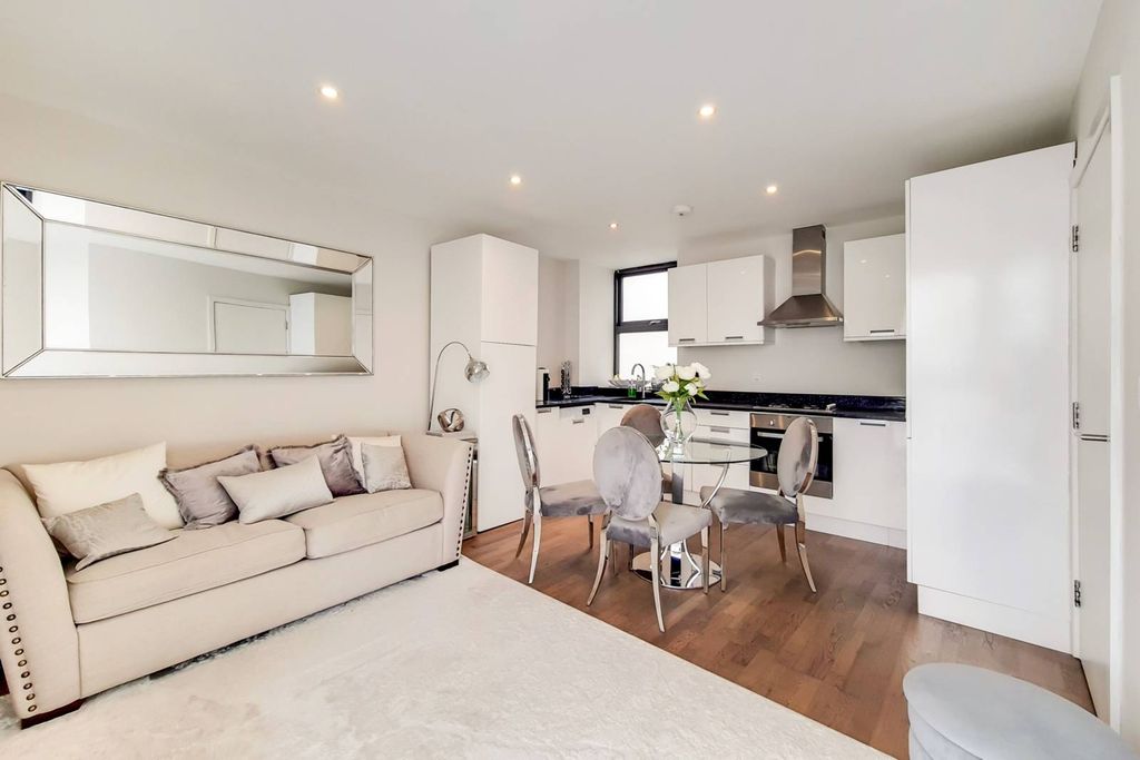 Property photo 3 of 9