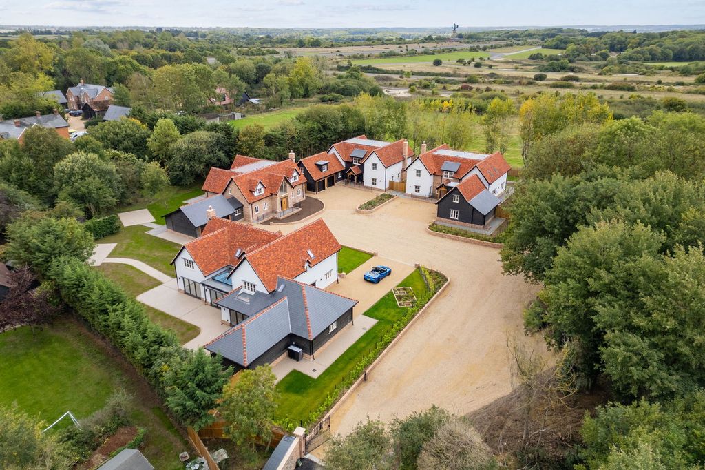 Property photo 3 of 24