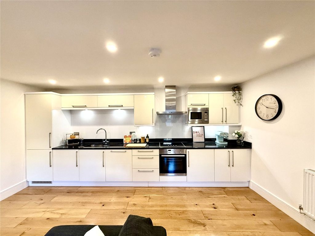 Property photo 3 of 6 Kitchen