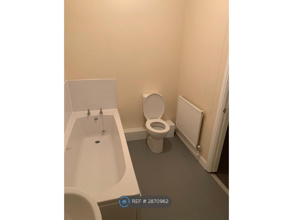 Property photo 3 of 7 Bathroom