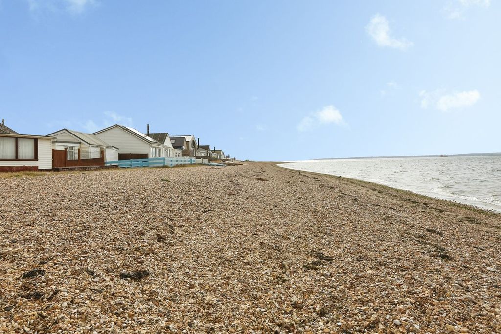 Property photo 2 of 27