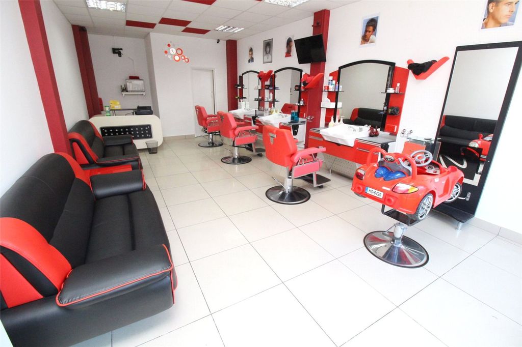 Property photo 3 of 8 Picture No. 01