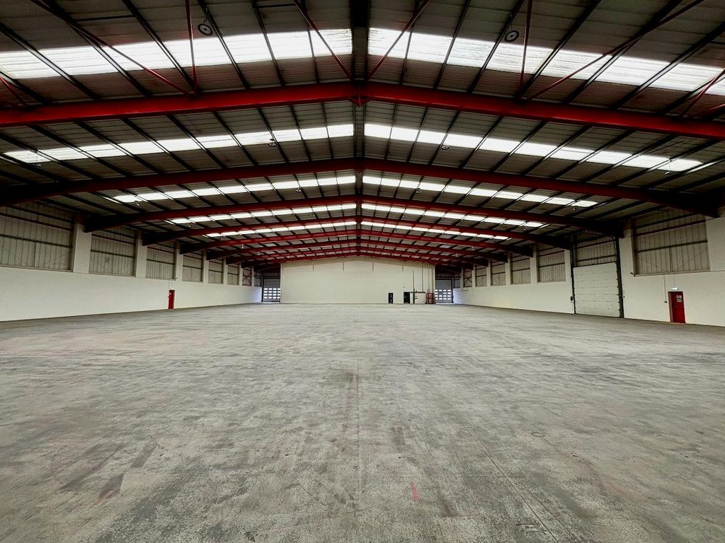 Property photo 3 of 9 12 St Martins Bedford Warehouse For Rent