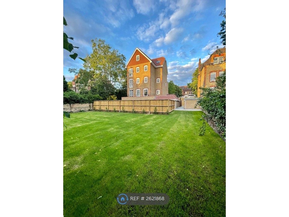 Property photo 1 of 5 Communal Gardens / Back Of Property