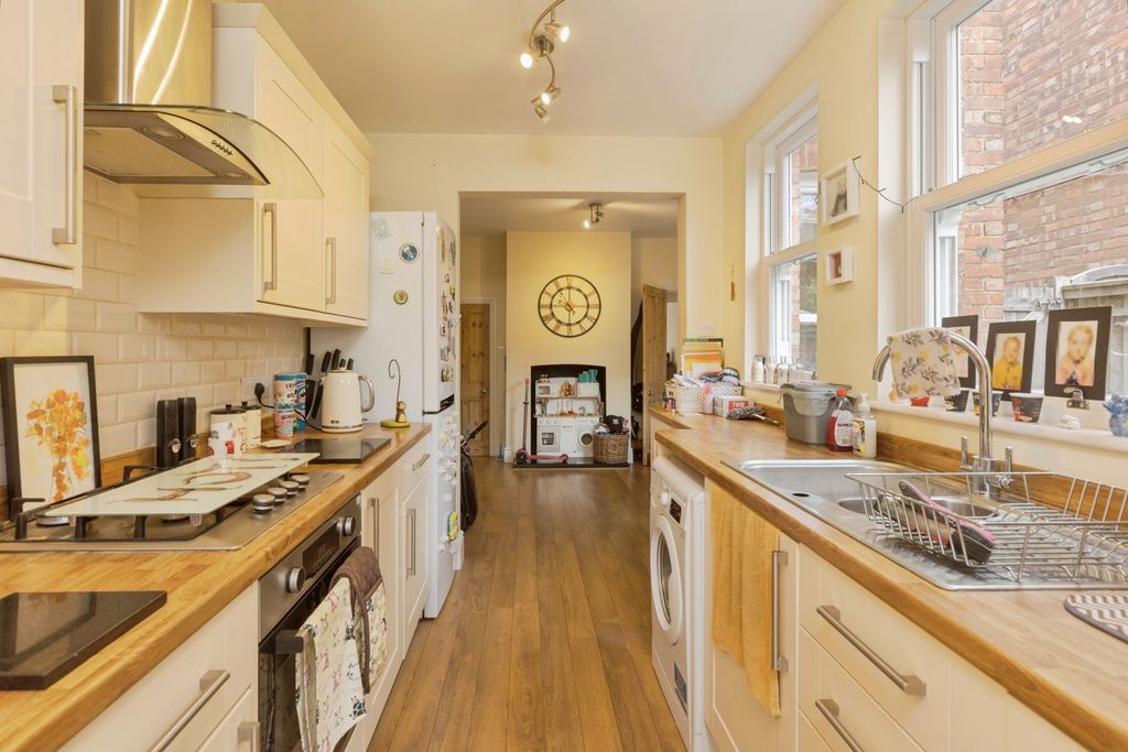 Property photo 2 of 15 Pbox-Img.Jpg