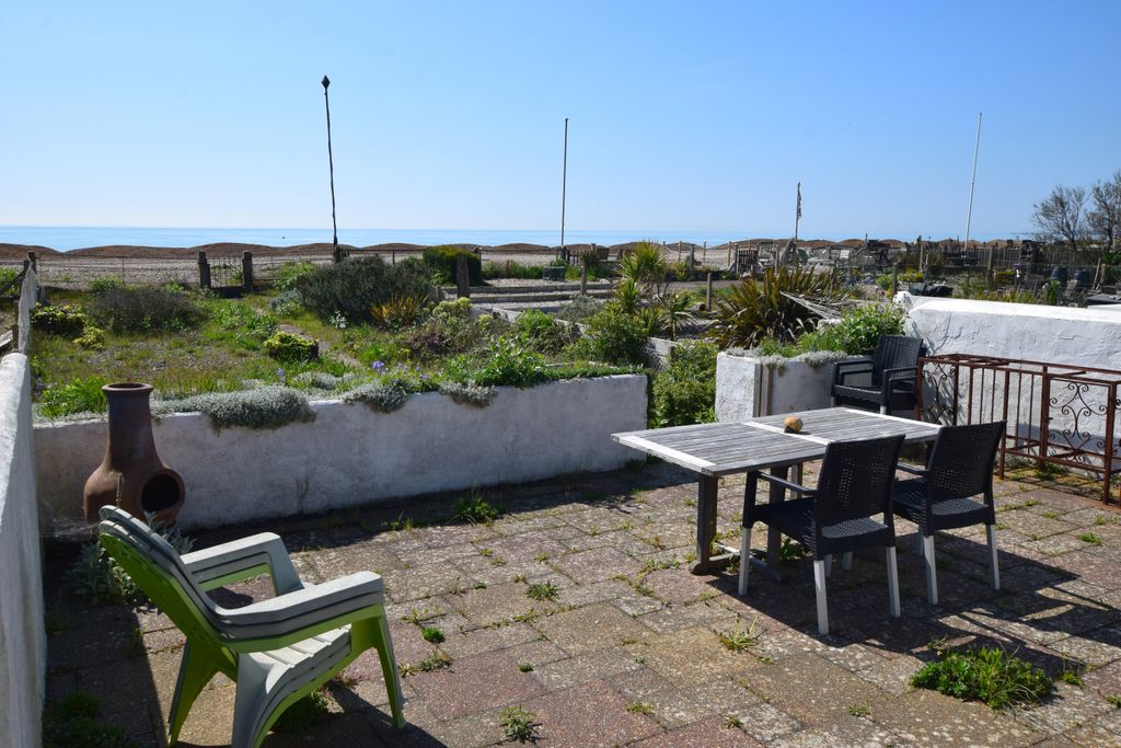 Property photo 2 of 20 Beachside Garden