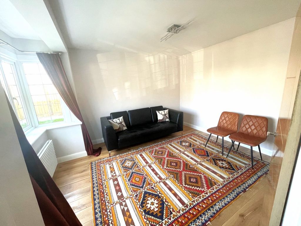 Property photo 2 of 14 Gallery
