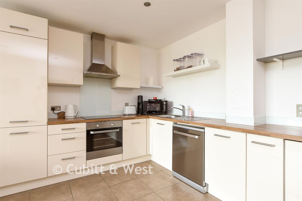Property photo 3 of 13 Kitchen Lounge/Diner