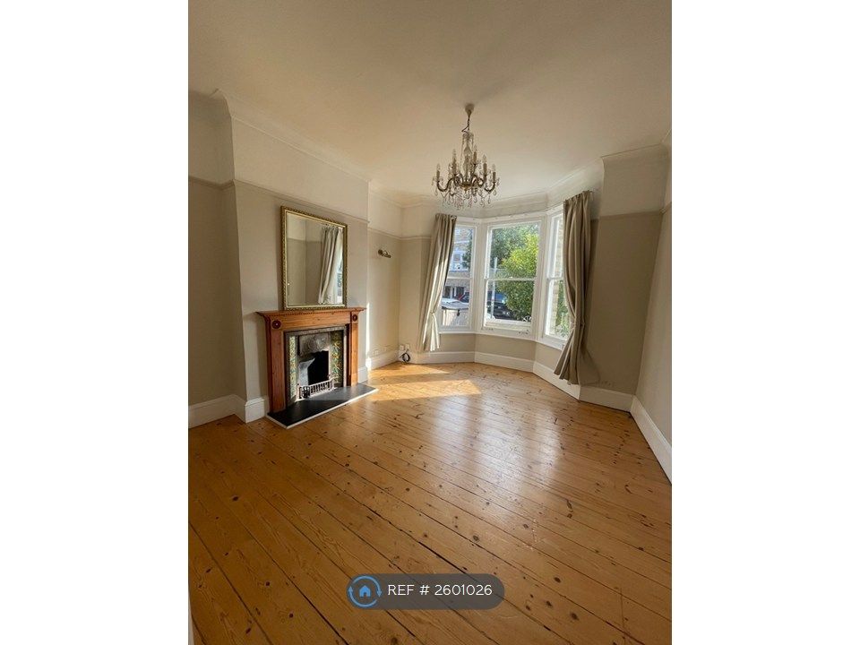 Property photo 1 of 15 Living Room