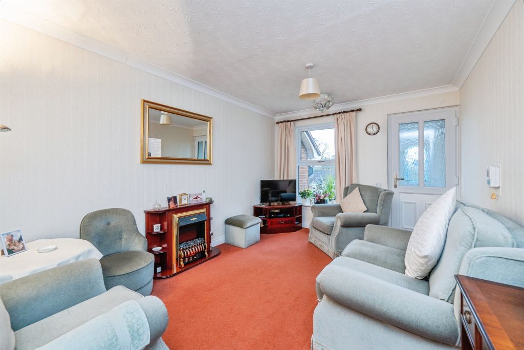 Property photo 2 of 20