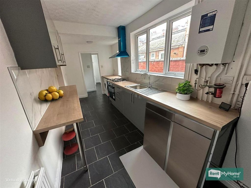 Property photo 3 of 20 Rqyz4Lmd30Myen0Mo_Debw - Kitchen - Standard - 2.Jp