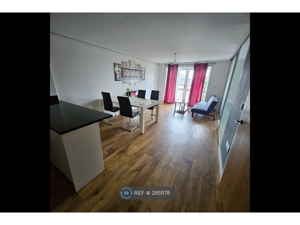 Property photo 1 of 12 Living Room