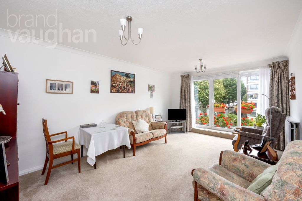 Property photo 2 of 22 Picture No. 11