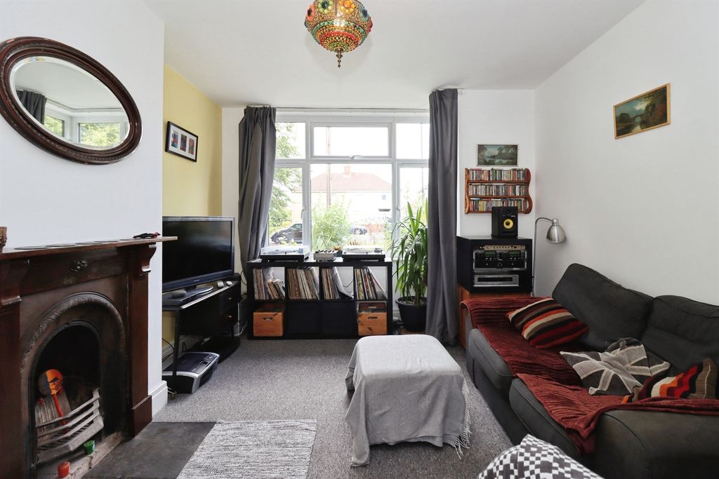 Property photo 3 of 17