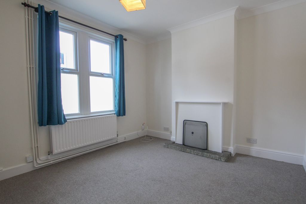 Property photo 2 of 14 Living Room