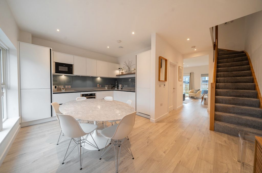 Property photo 3 of 27 1407106-24-697B6B...