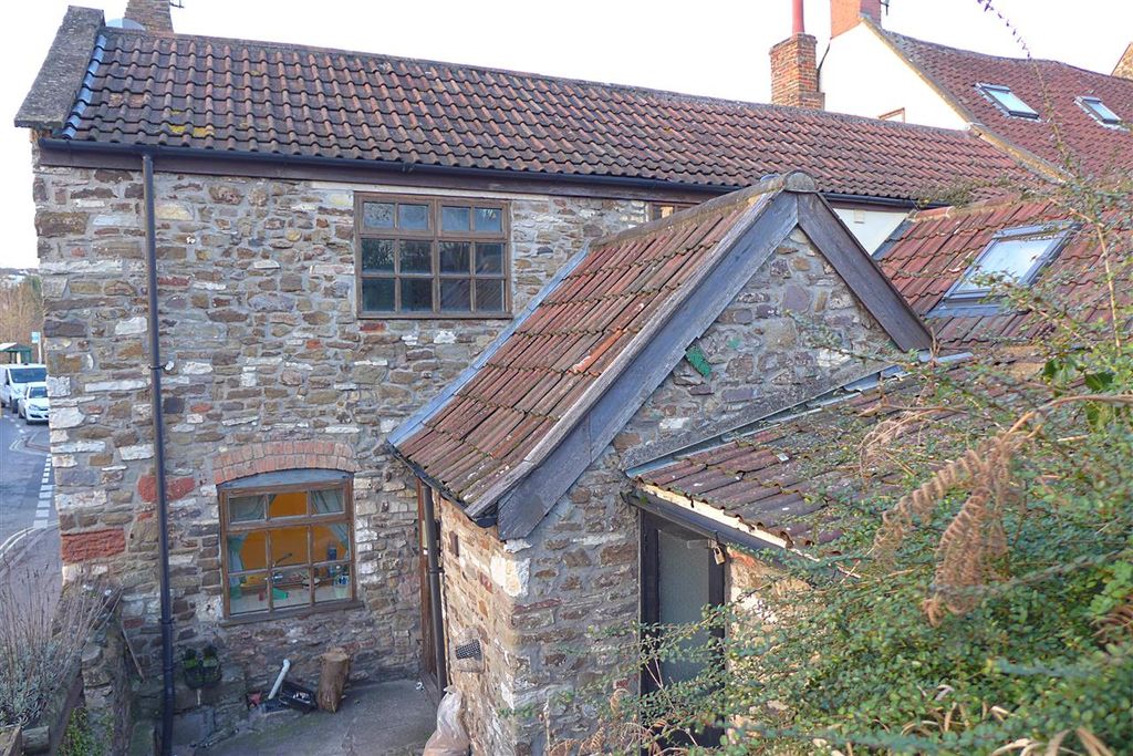 Property photo 2 of 12