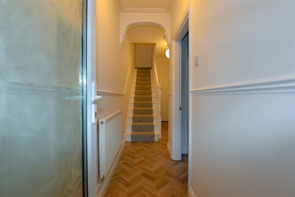 Property photo 2 of 19 Hall 1.Jpg