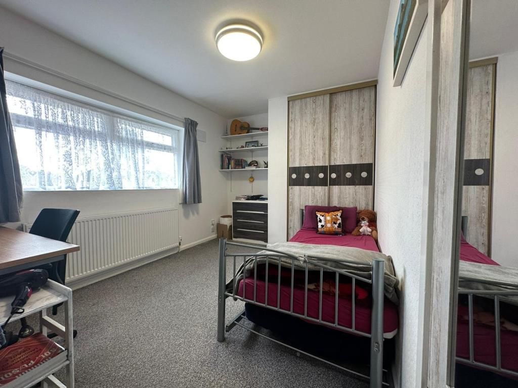 Property photo 3 of 10 Bedroom