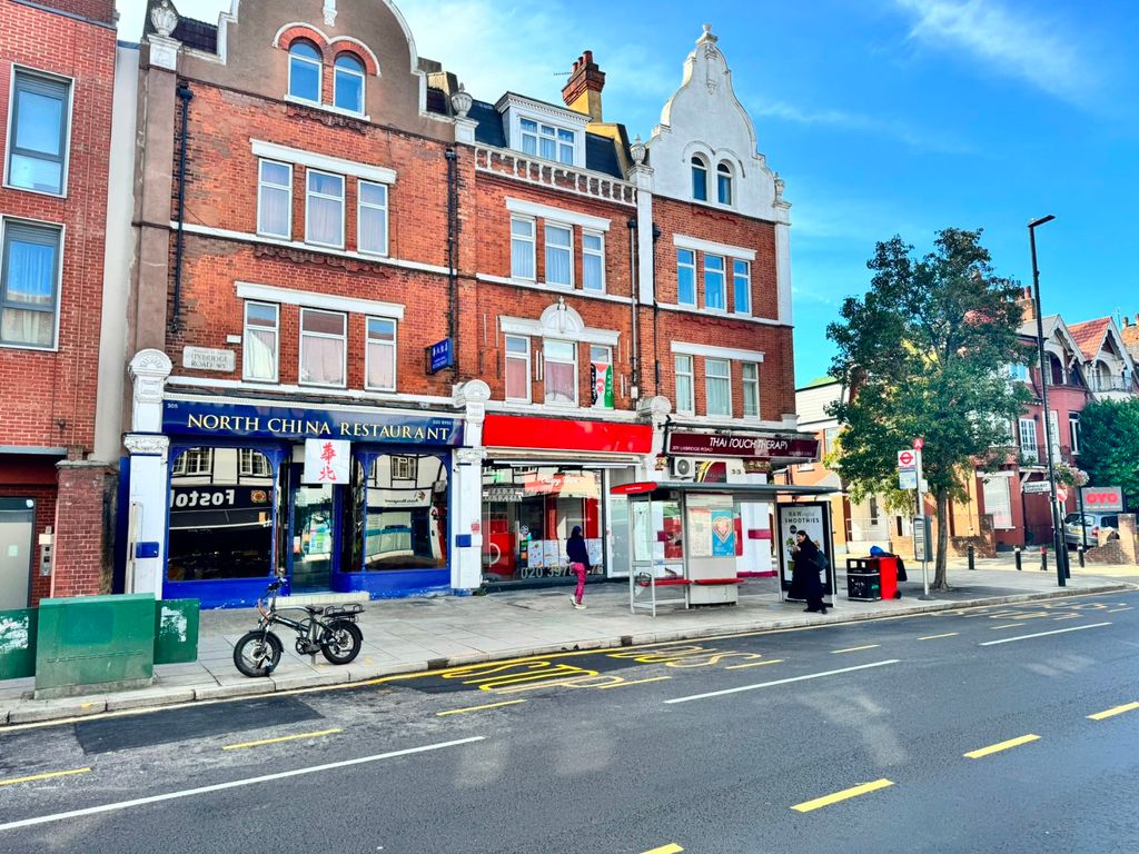 Property photo 3 of 11