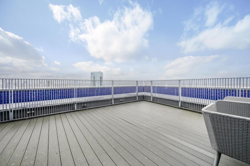 Property photo 2 of 12