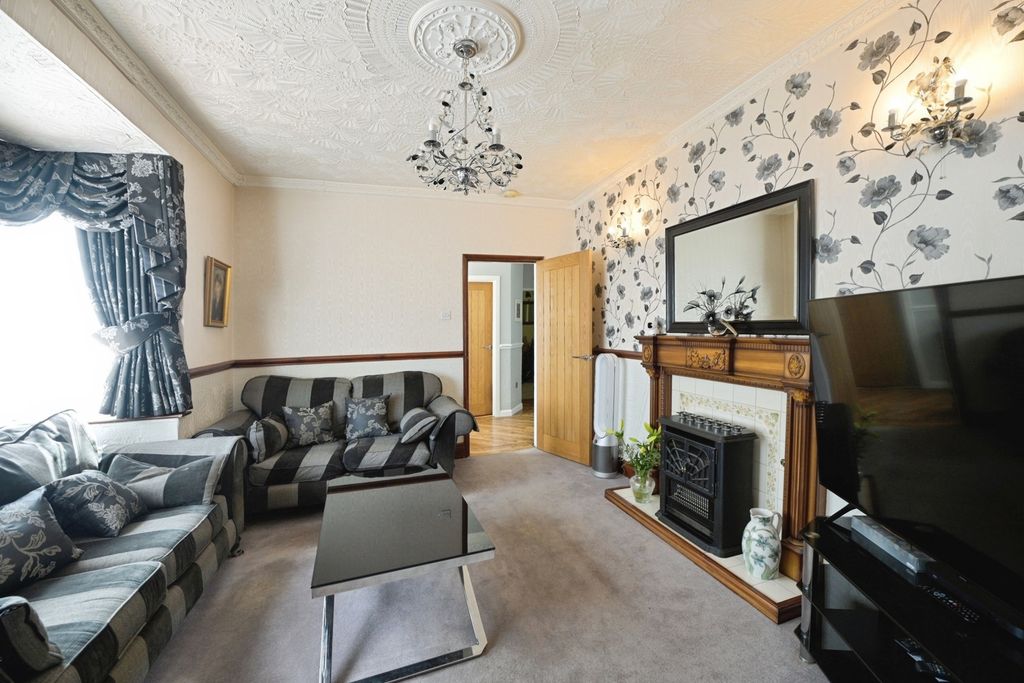 Property photo 2 of 20 Pbox-Img.Jpg