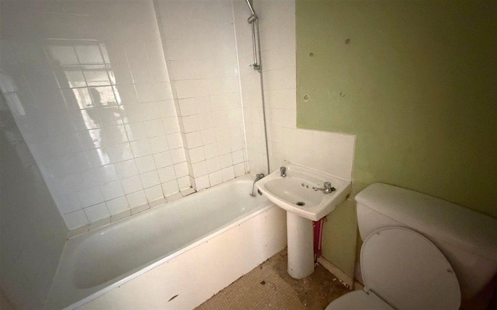 Property photo 3 of 4