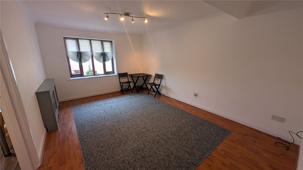 Property photo 1 of 8 Picture No. 01