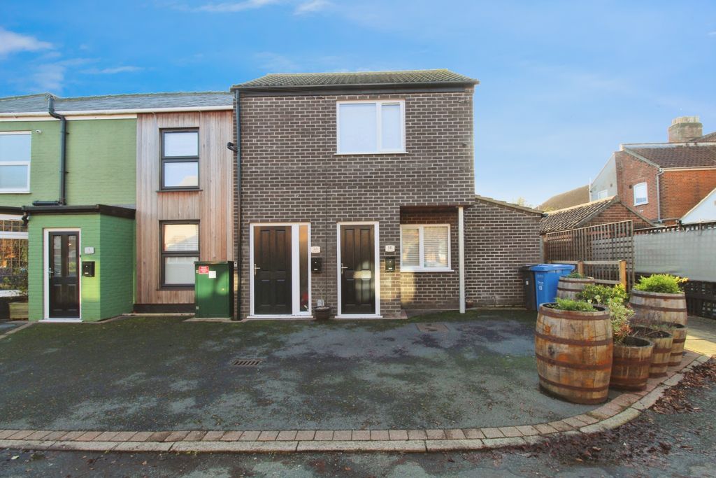 Property photo 1 of 15 Front