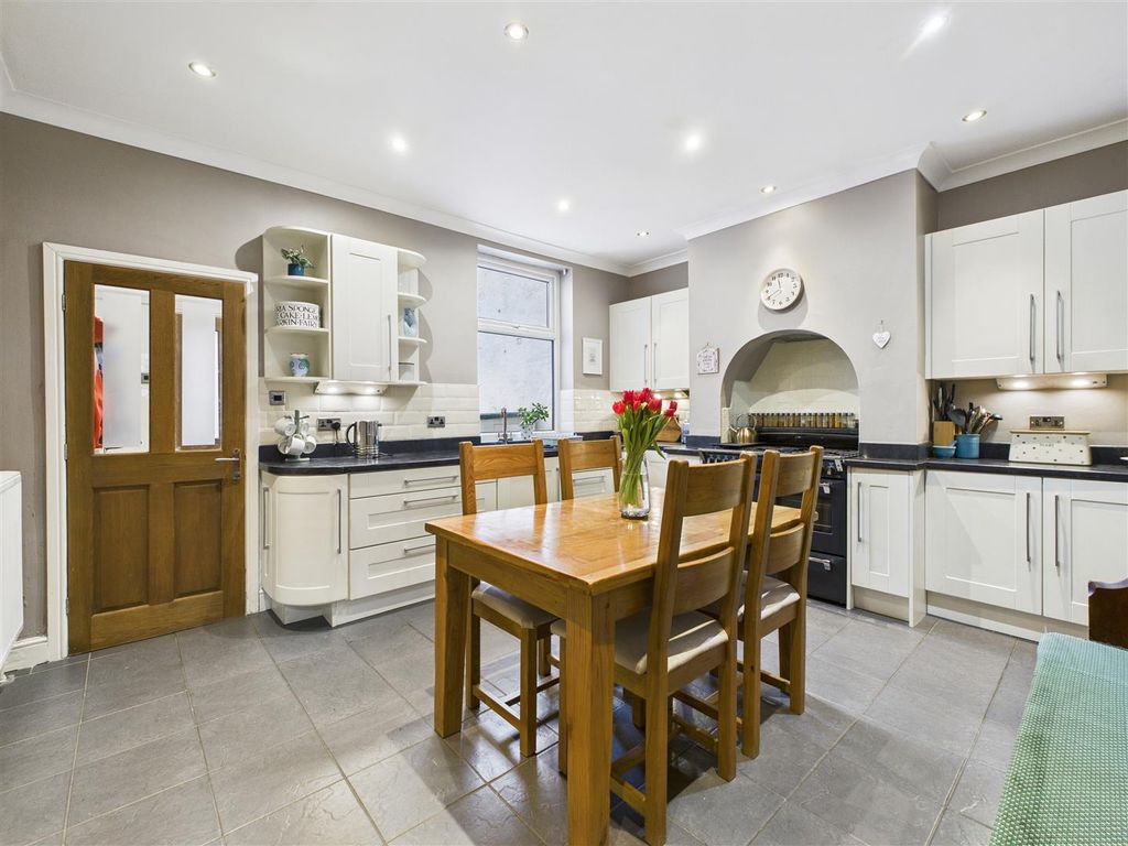 Property photo 3 of 20 Cam05476G0-Pr0112-Still003.Jpg