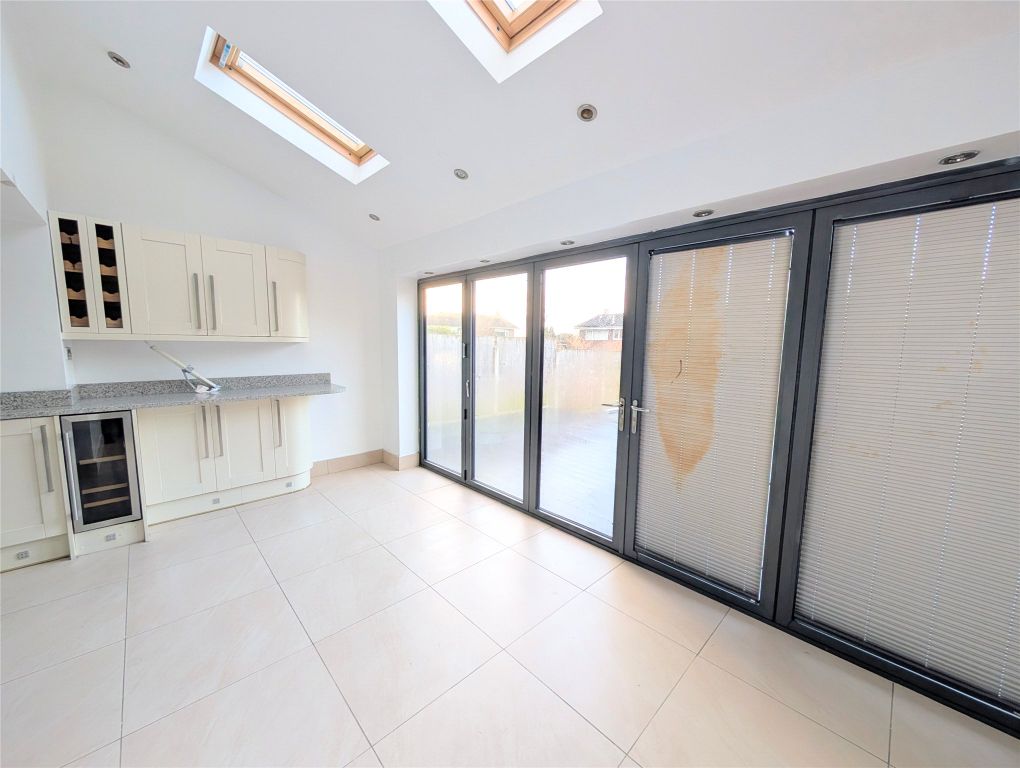 Property photo 3 of 16 Picture No. 11