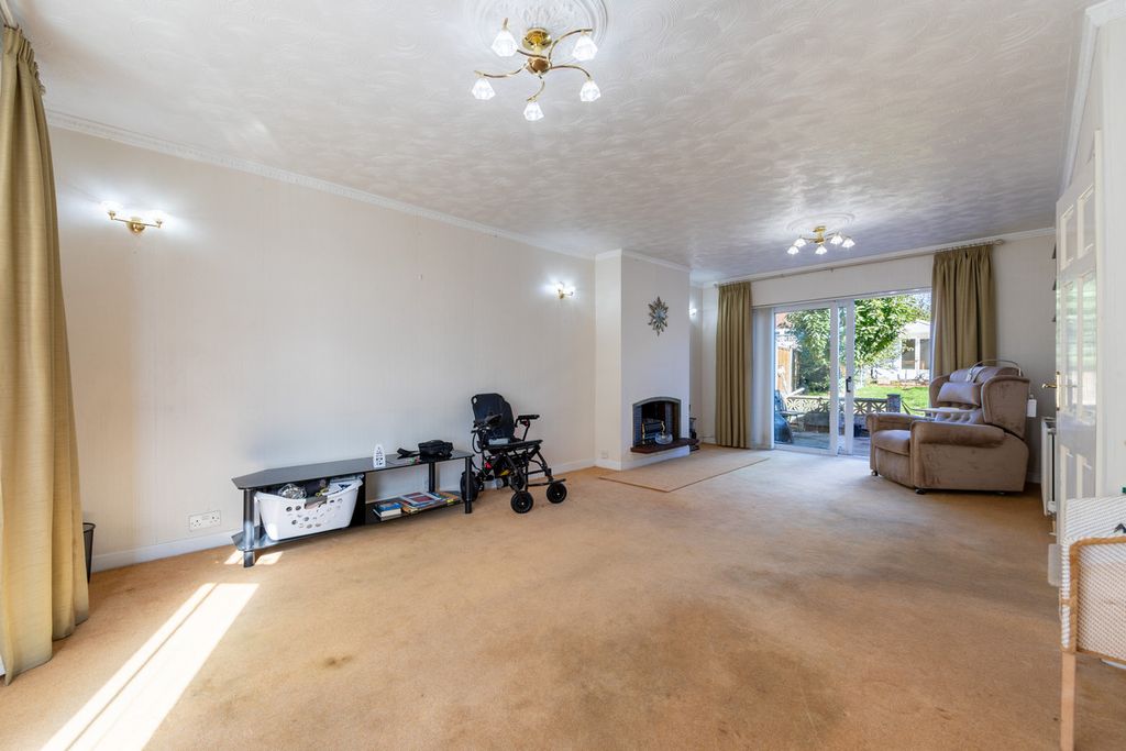 Property photo 3 of 24