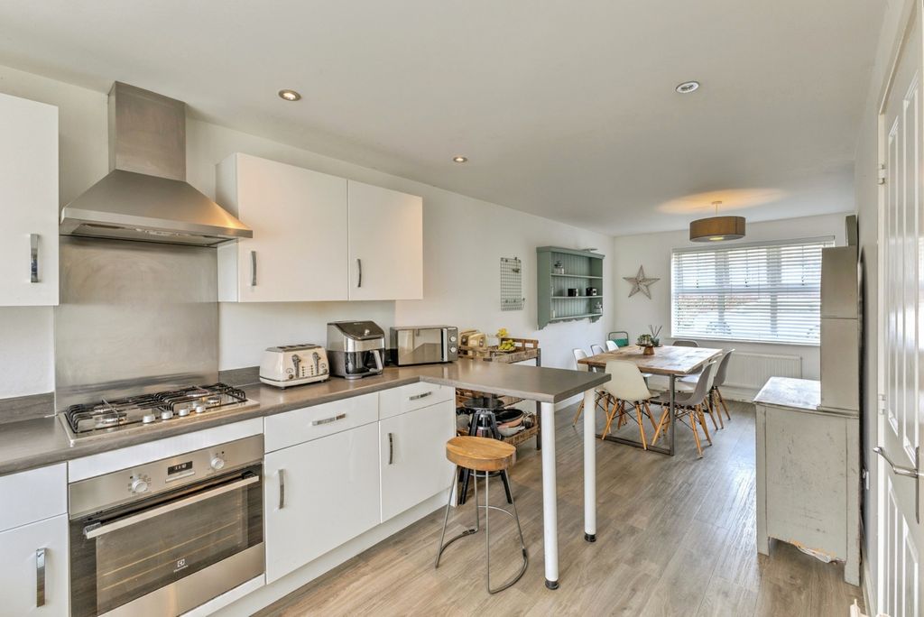 Property photo 3 of 26 Kitchen Diner