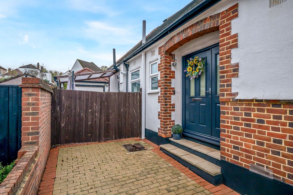 Property photo 2 of 21