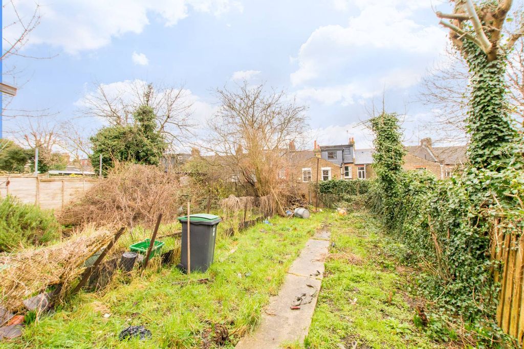 Property photo 1 of 3