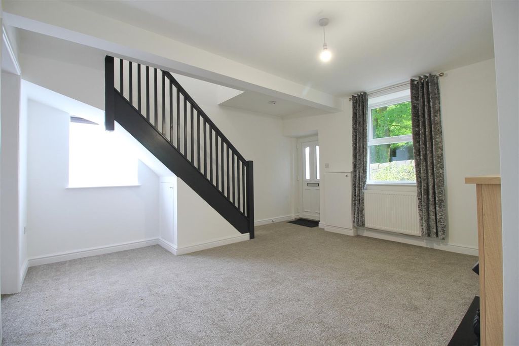 Property photo 3 of 12 Lounge,.Jpg