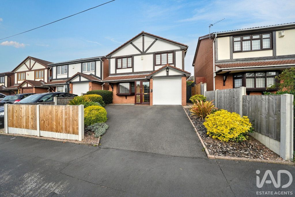 Property photo 1 of 43