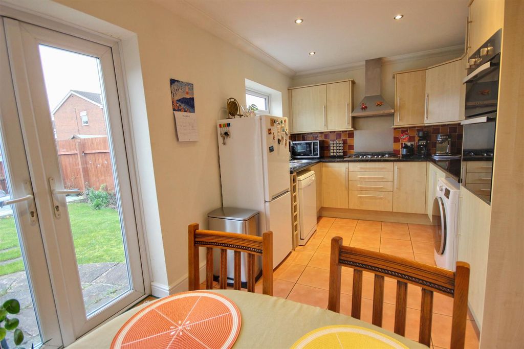 Property photo 3 of 12 Img_0028-Img_0030_Lzn.Jpg