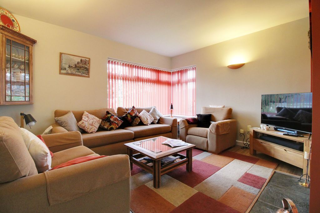 Property photo 2 of 13 Photo 14