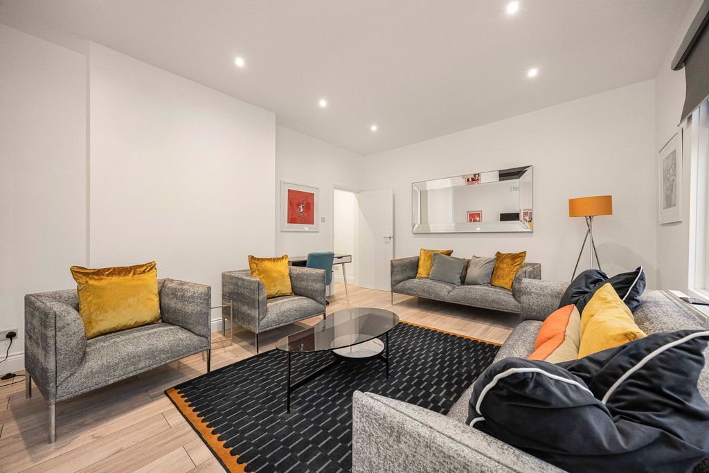 Property photo 3 of 25