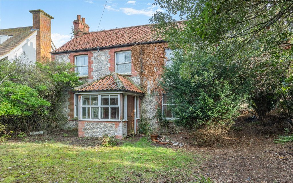 Property photo 1 of 16 Marsh Gate Cottage
