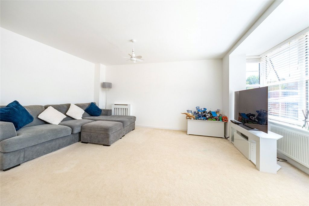 Property photo 2 of 12 Picture No. 23