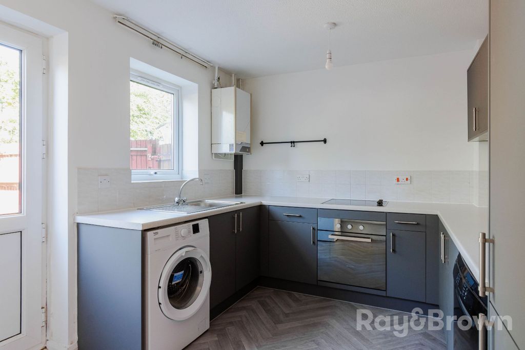 Property photo 3 of 25